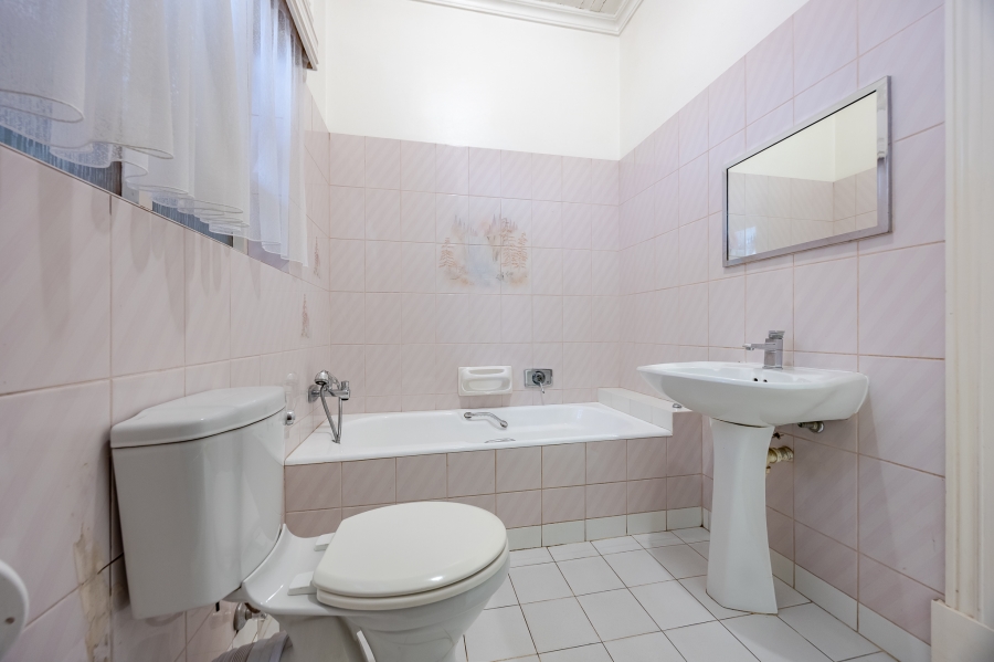 7 Bedroom Property for Sale in Wynberg Western Cape